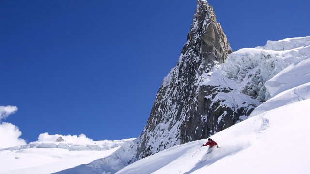 安博体育公司：室内游泳健身馆转让